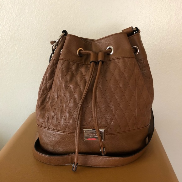 Tignanello Handbags - Tignanello Quilted Leather Bucket Bag